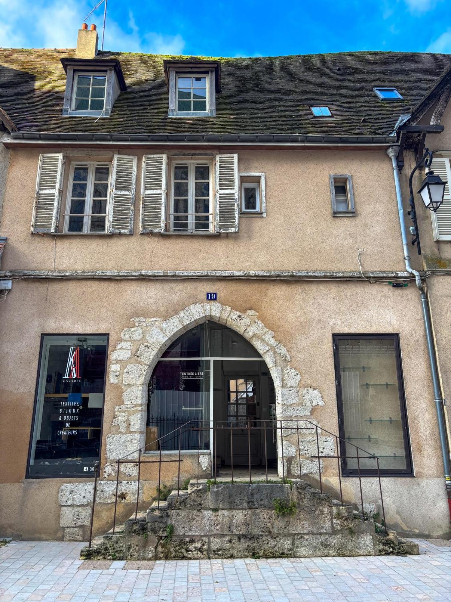 Studio Parvis Cloitre Notre Dame Chartres Exterior photo